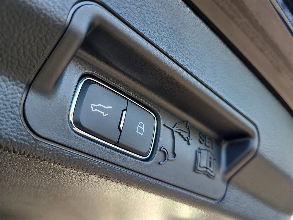 Used 2025 Ford Explorer ST image 8