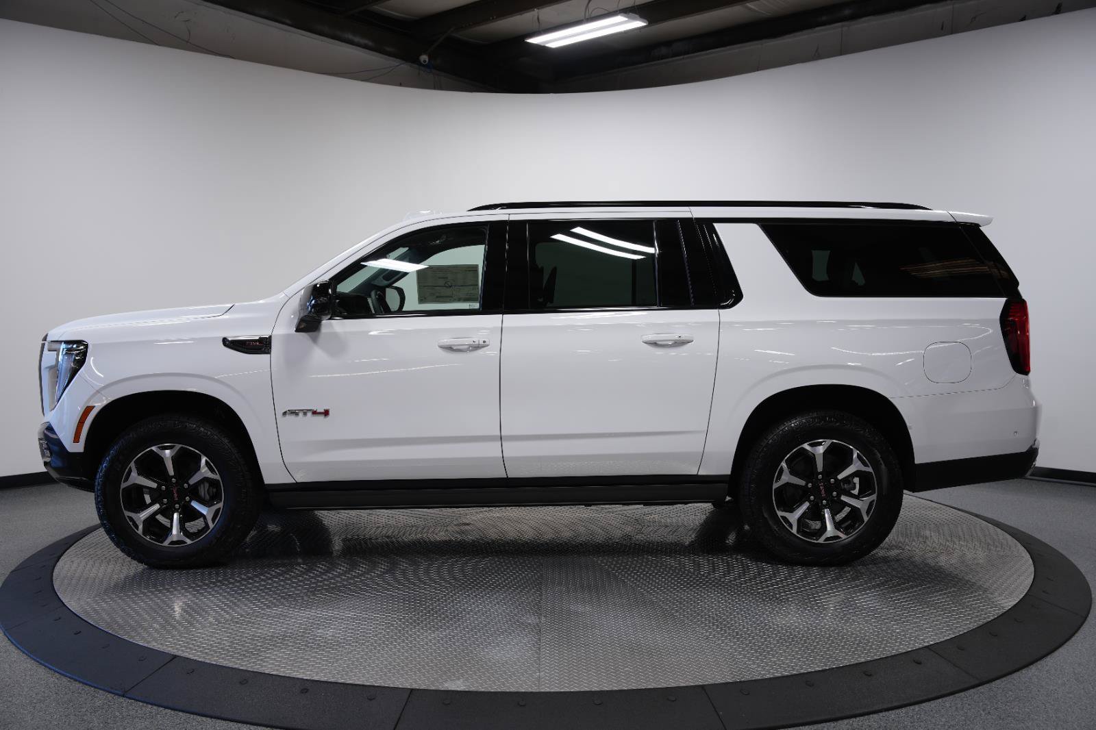 New 2026 GMC Yukon XL AT4 w/ AT4 Premium Plus Package AWD/4WD image 52