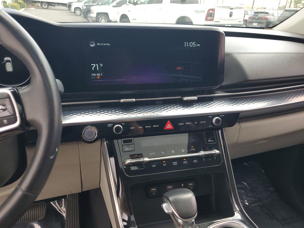 Used 2022 Kia Carnival SX Prestige image 32