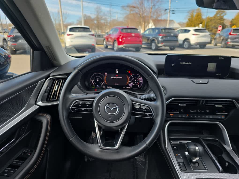 Used 2024 MAZDA CX-90 Plug-In Hybrid w/ Preferred AWD/4WD image 16