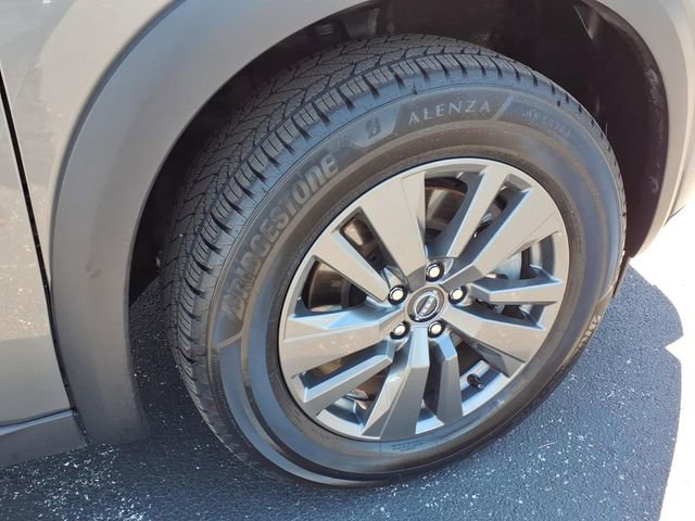 Used 2024 Nissan Pathfinder SV AWD/4WD image 17