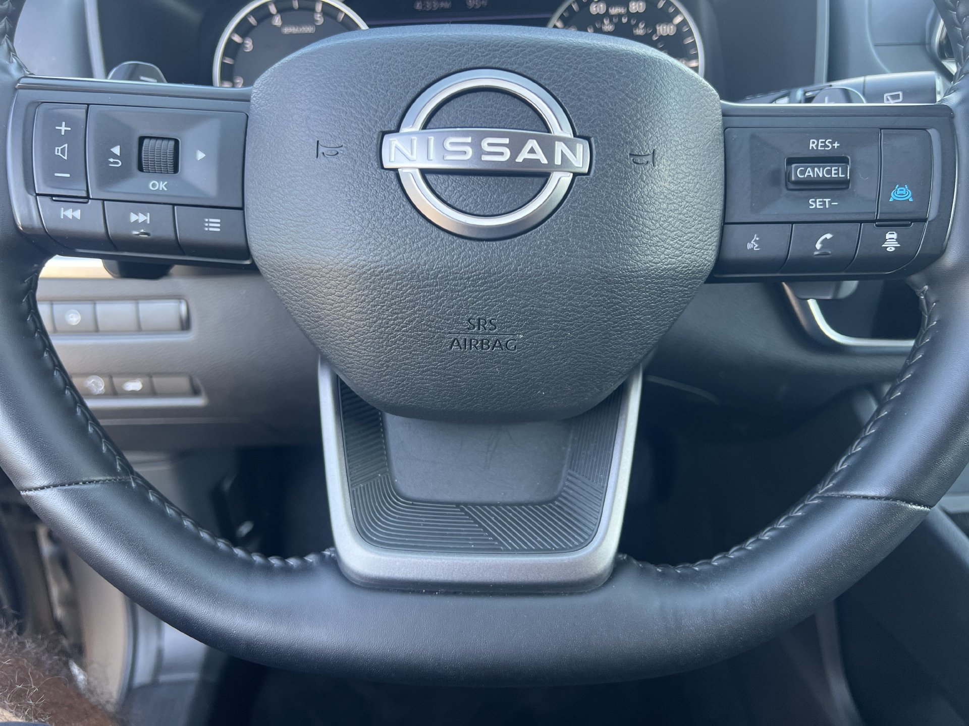 Certified 2025 Nissan Rogue SV FWD image 9