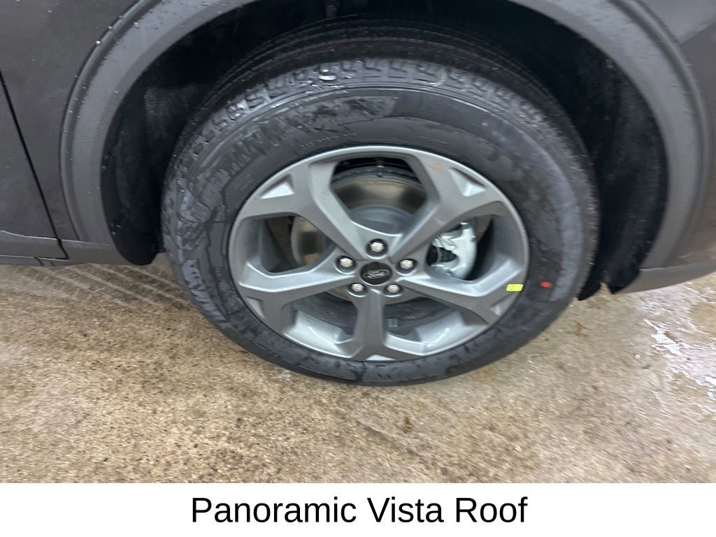 New 2026 Ford Escape ST-Line w/ Cold Weather Package AWD/4WD image 13