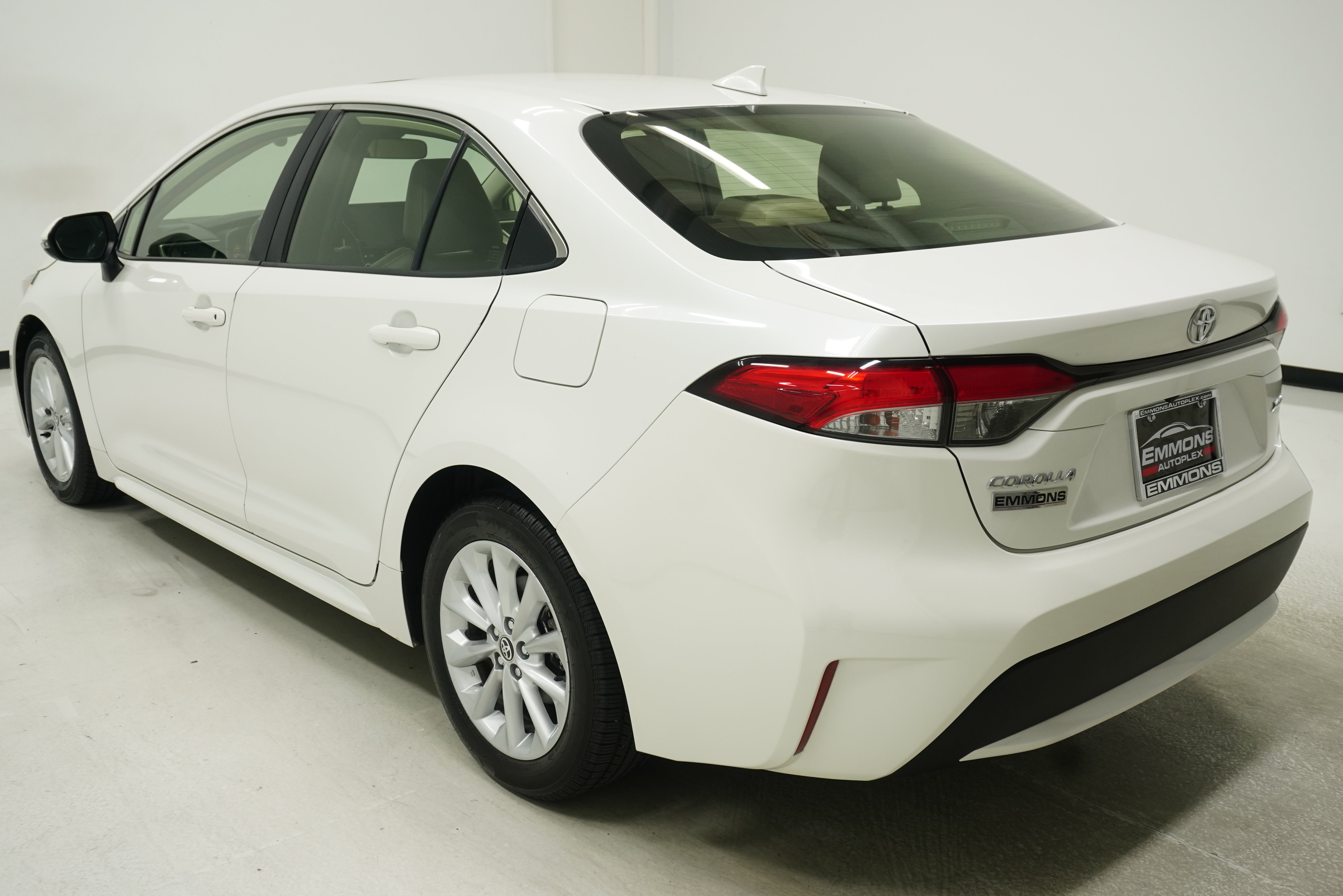 Used 2020 Toyota Corolla XLE FWD image 6