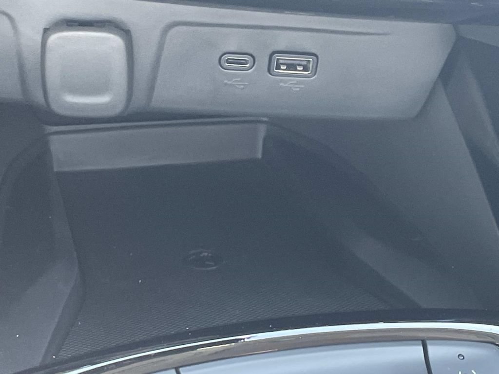 New 2026 Chevrolet Trax LT w/ Sunroof Package FWD image 18