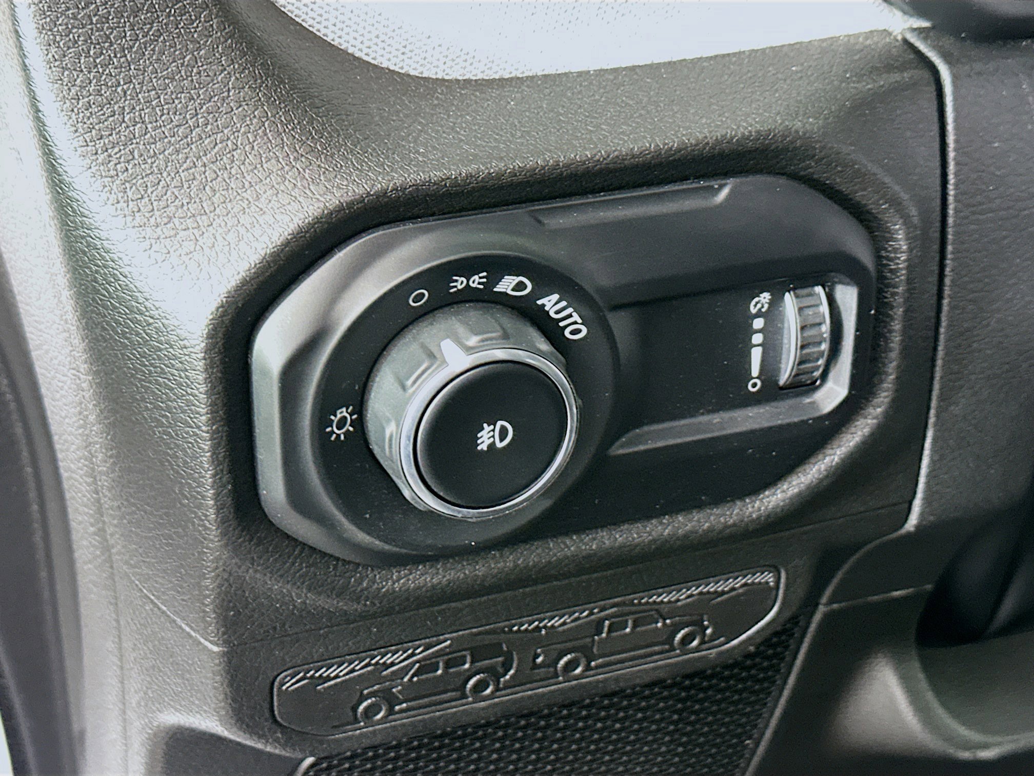 Used 2025 Jeep Wrangler Willys image 16