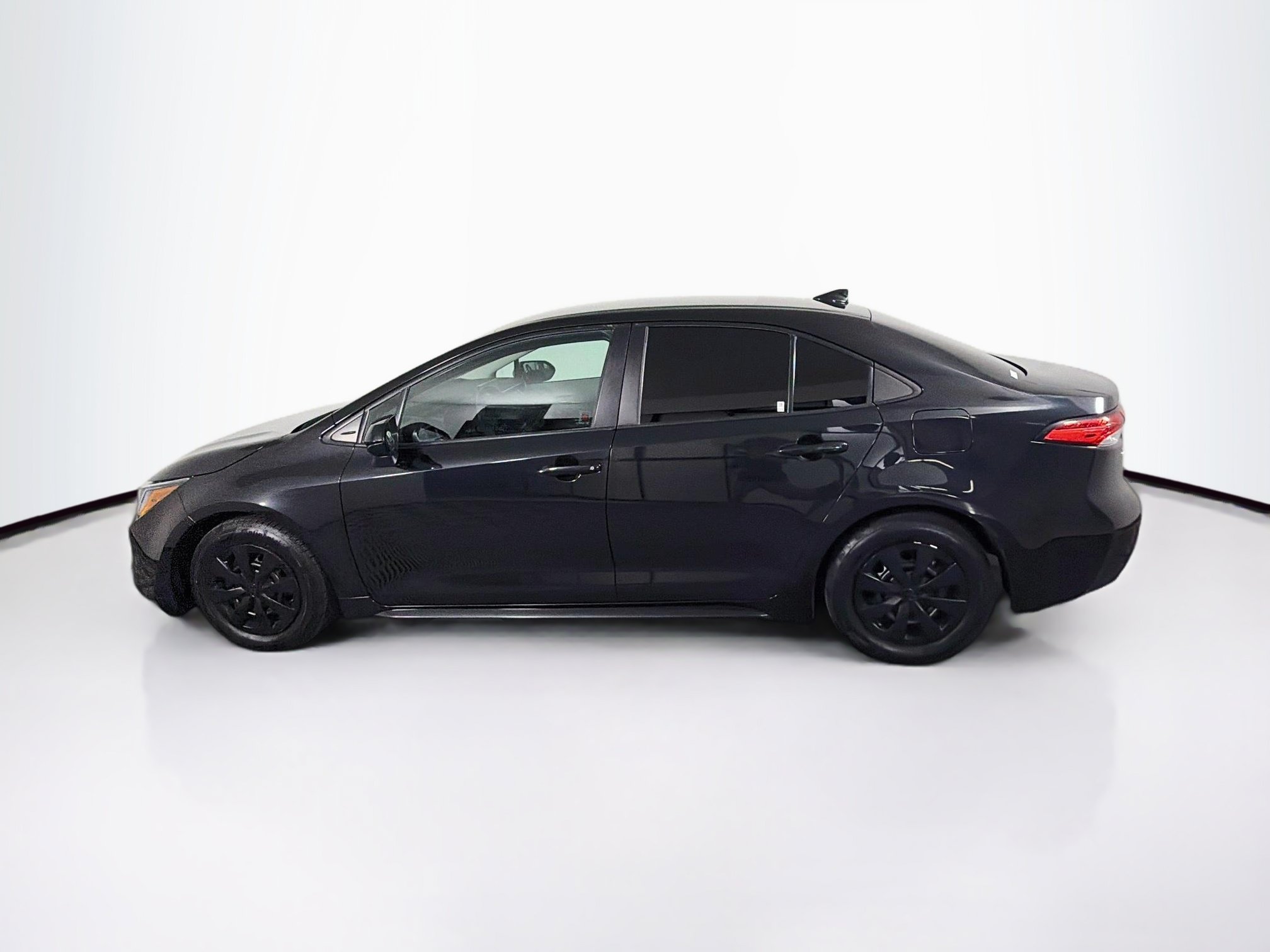 Used 2021 Toyota Corolla L FWD image 4