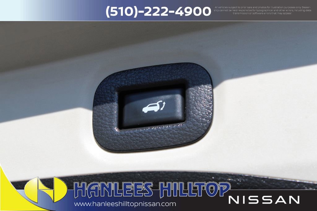 Used 2020 Nissan Rogue SV image 11