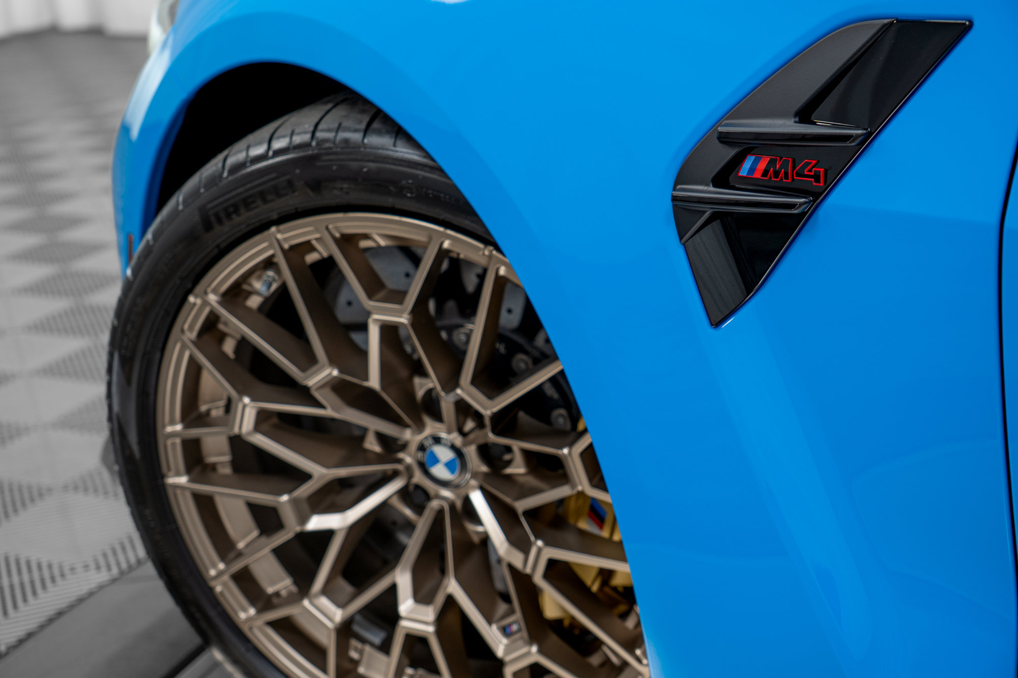Used 2025 BMW M4 CS AWD/4WD image 32