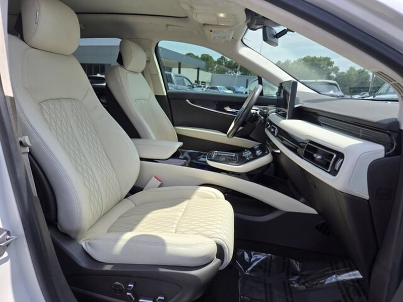 Used 2023 Lincoln Nautilus Black Label AWD/4WD image 20