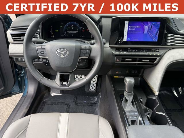 Used 2025 Toyota Camry SE w/ Convenience Package FWD image 18