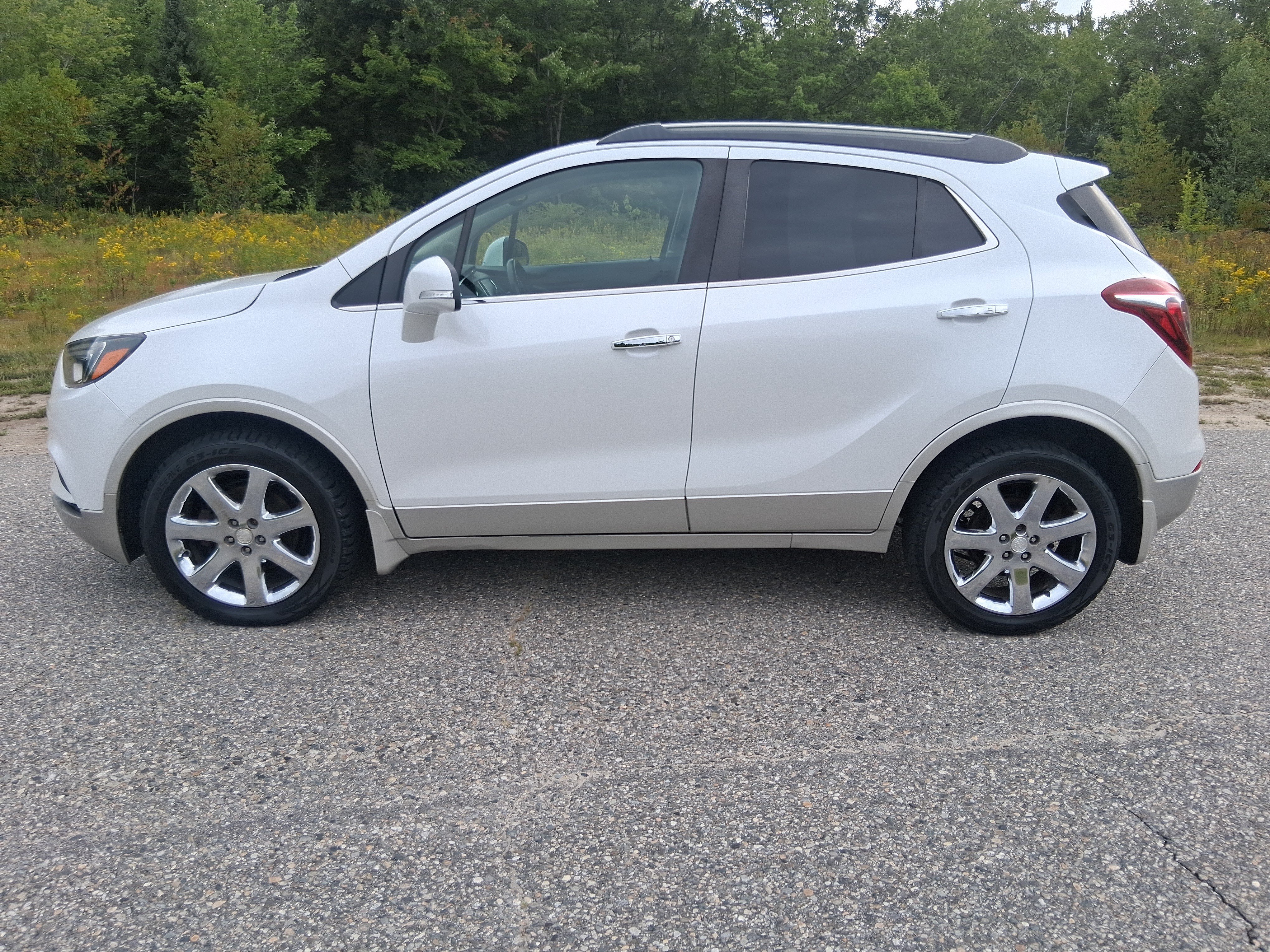 Used 2017 Buick Encore Essence w/ Experience Buick Package AWD/4WD image 8