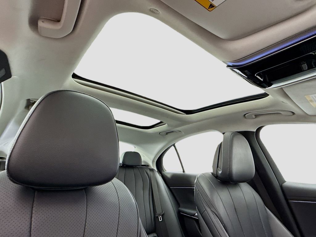 Used 2025 Mercedes-Benz E 350 Sedan image 17