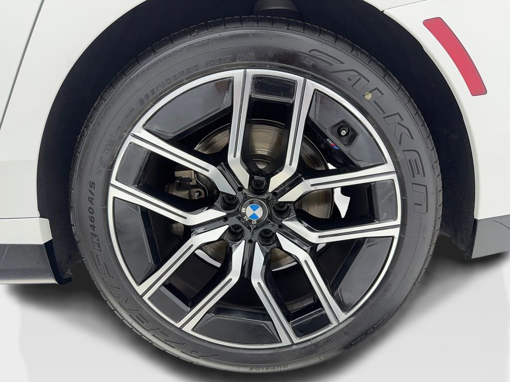 Used 2025 BMW 740i w/ Premium Package image 54