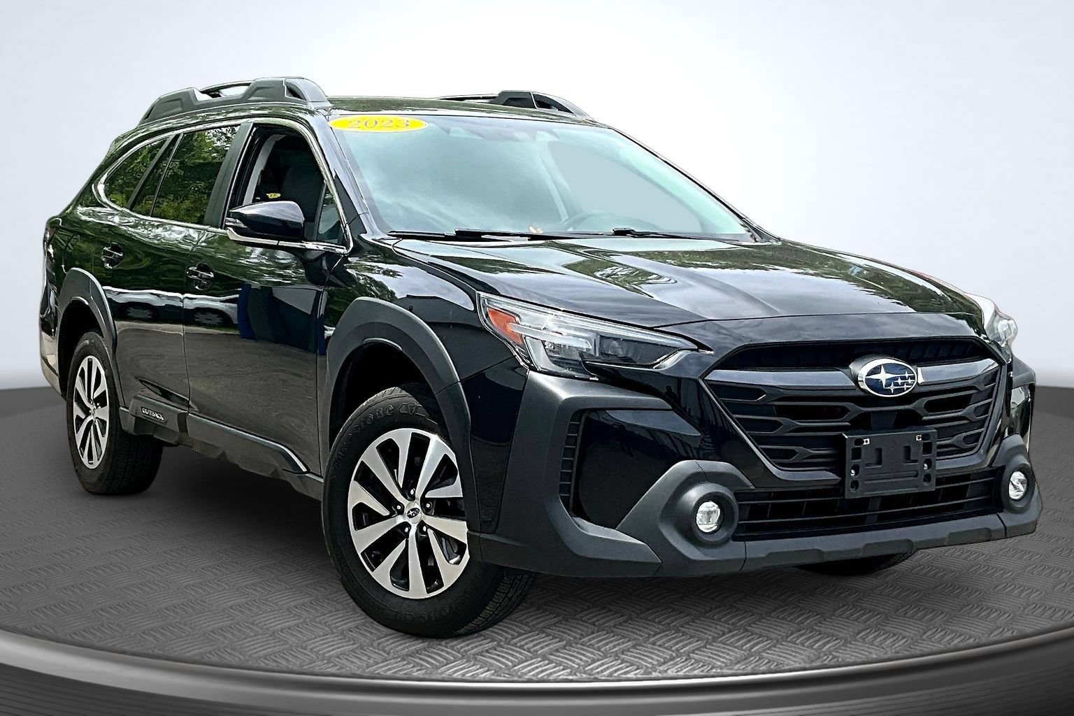 Used 2023 Subaru Outback Premium AWD/4WD image 3