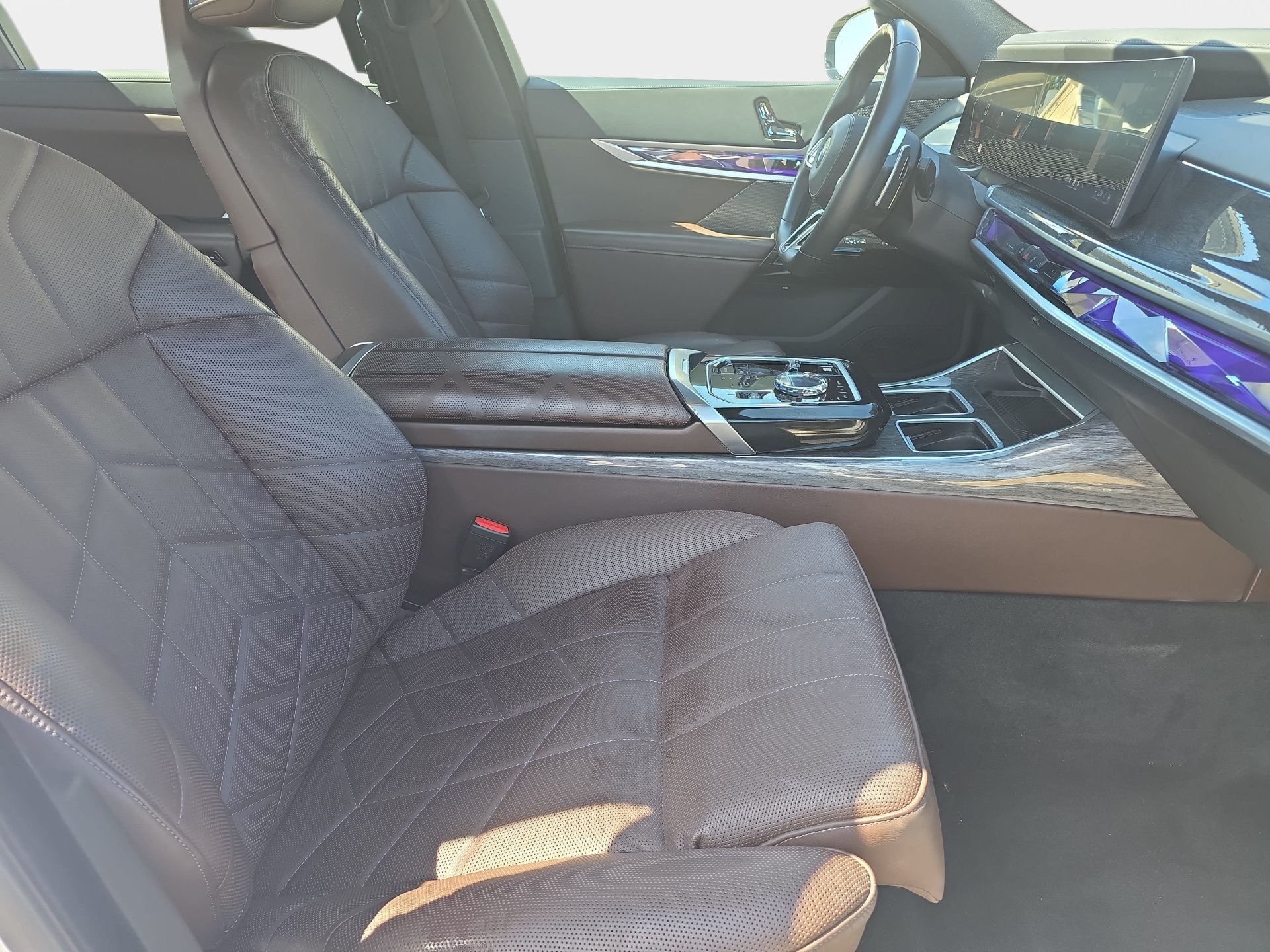 Used 2025 BMW 740i RWD image 10