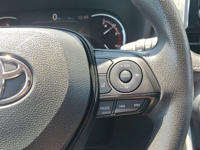 Used 2025 Toyota RAV4 XLE AWD/4WD image 21