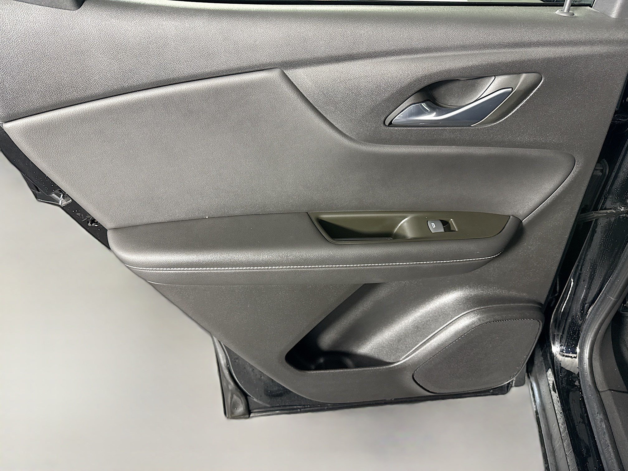 Used 2023 Chevrolet Blazer LT FWD image 26