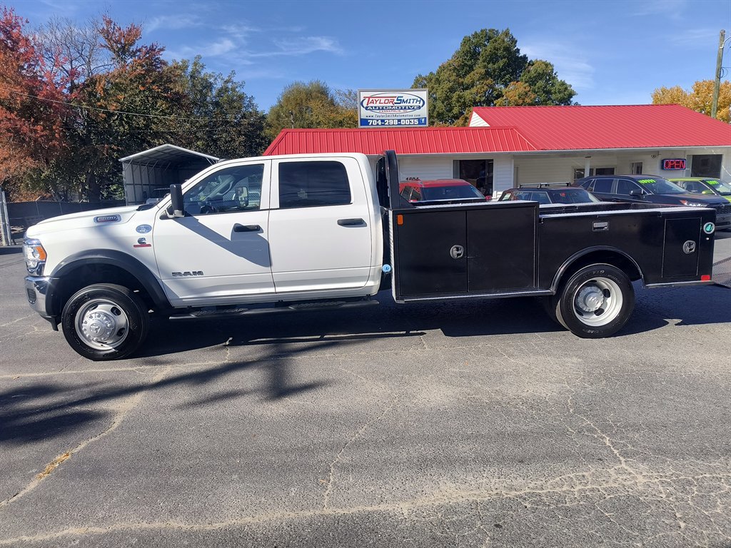 Used 2022 RAM 5500 Tradesman w/ Chrome Appearance Group image 2