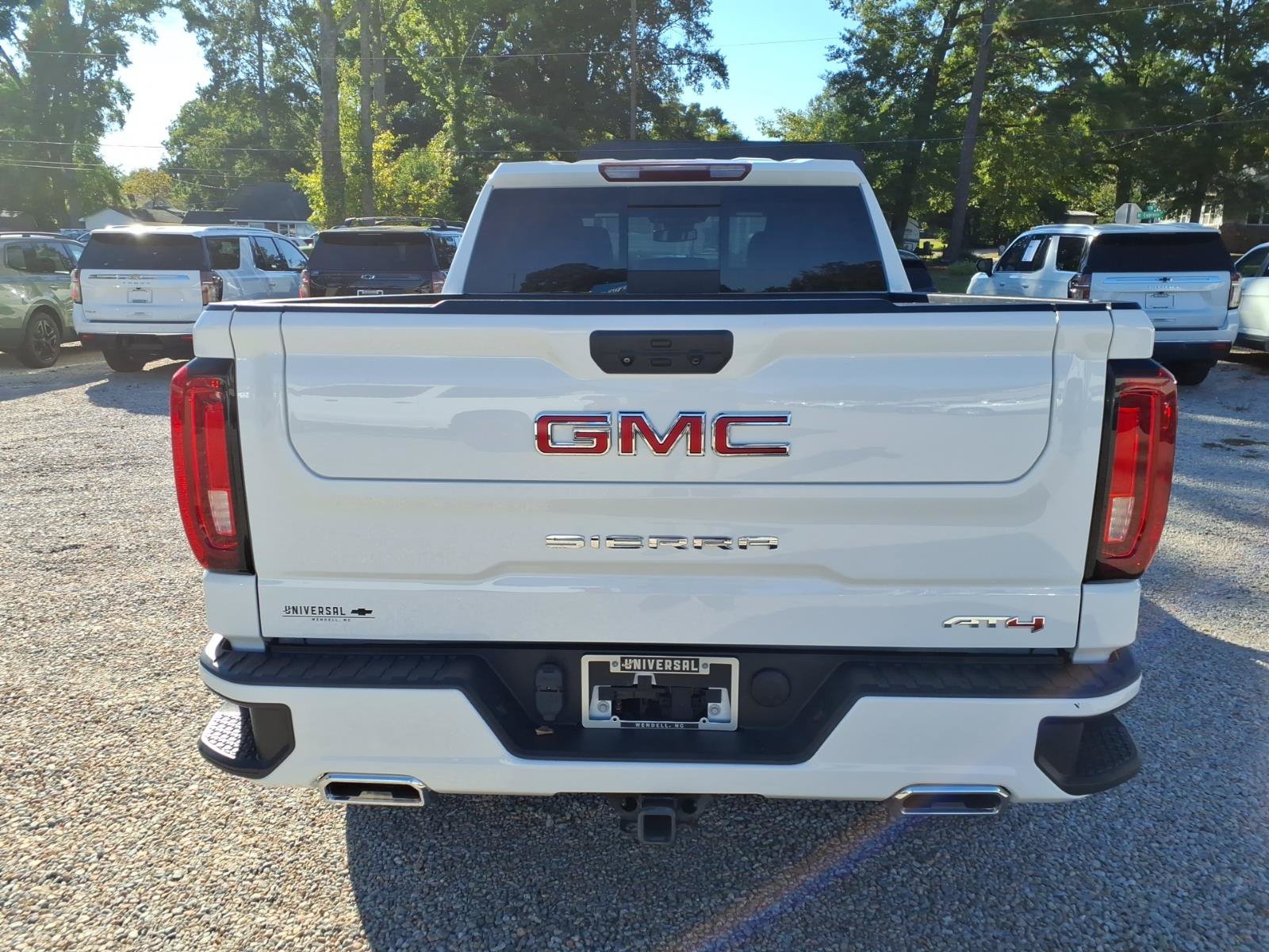 Used 2022 GMC Sierra 1500 AT4 w/ AT4 Preferred Package AWD/4WD image 6