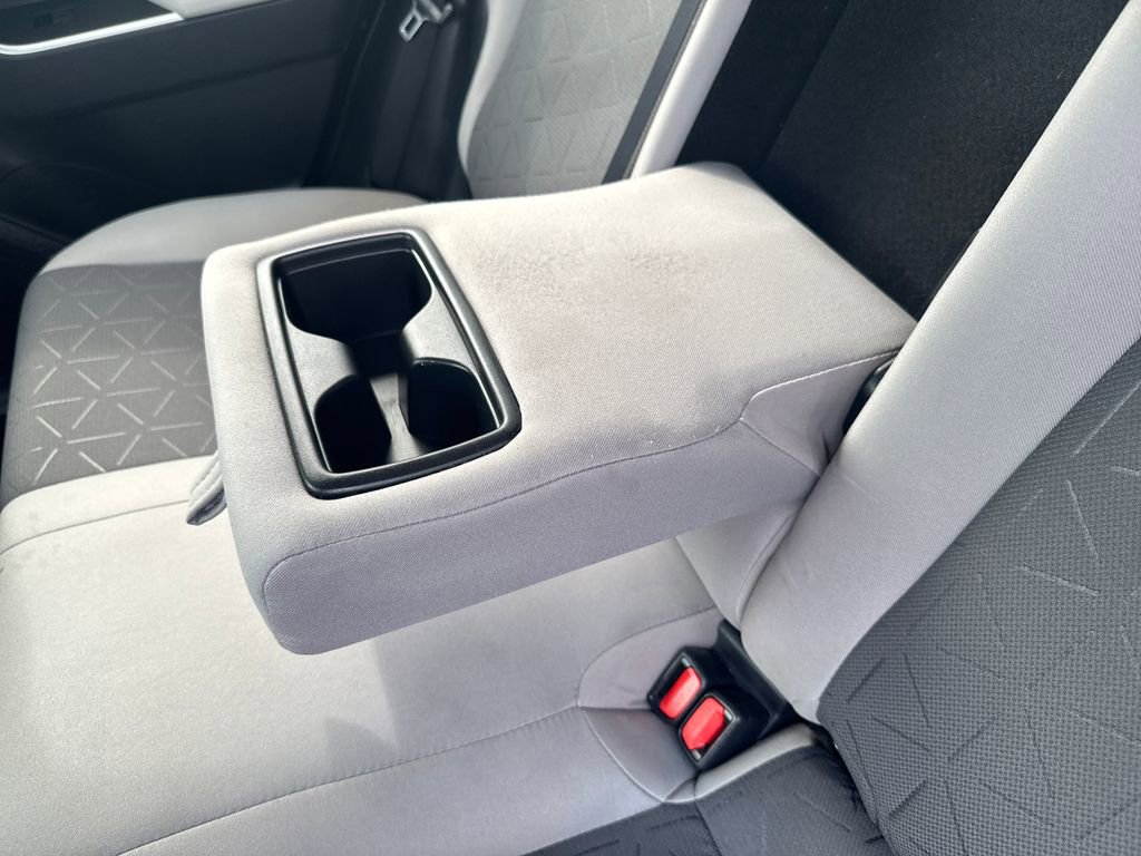 Used 2021 Toyota RAV4 XLE AWD/4WD image 34
