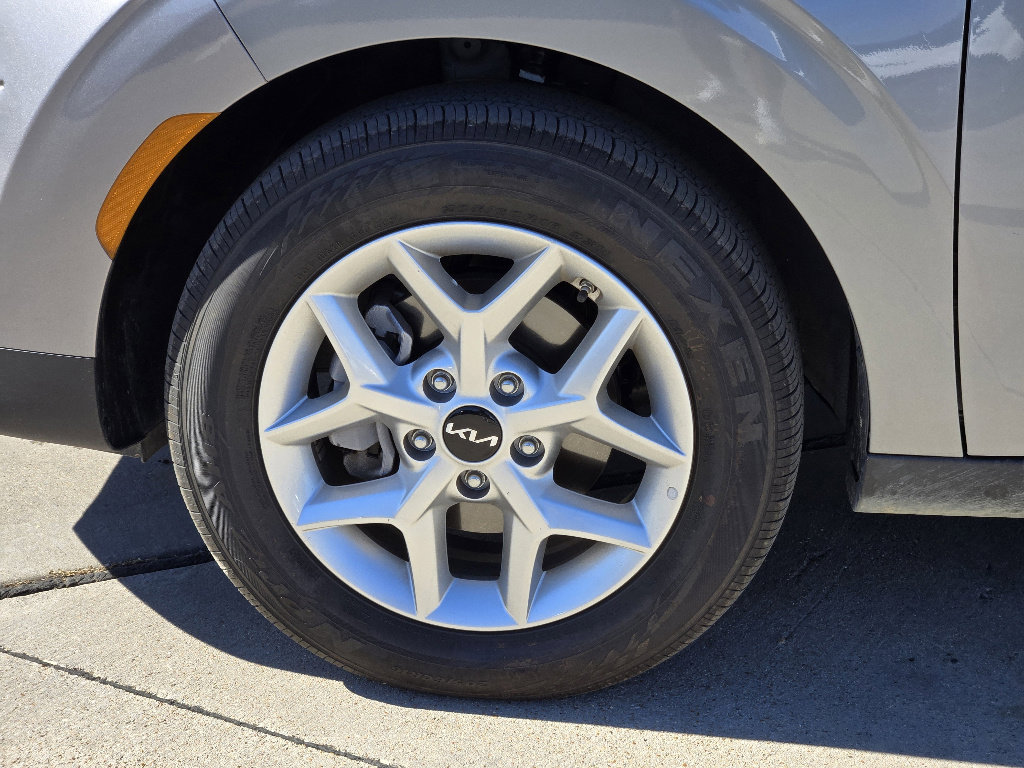 Certified 2025 Kia Soul S image 17