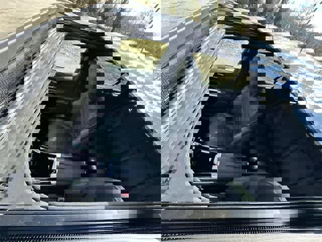 Used 2025 Mercedes-Benz GLC 300 4MATIC image 5