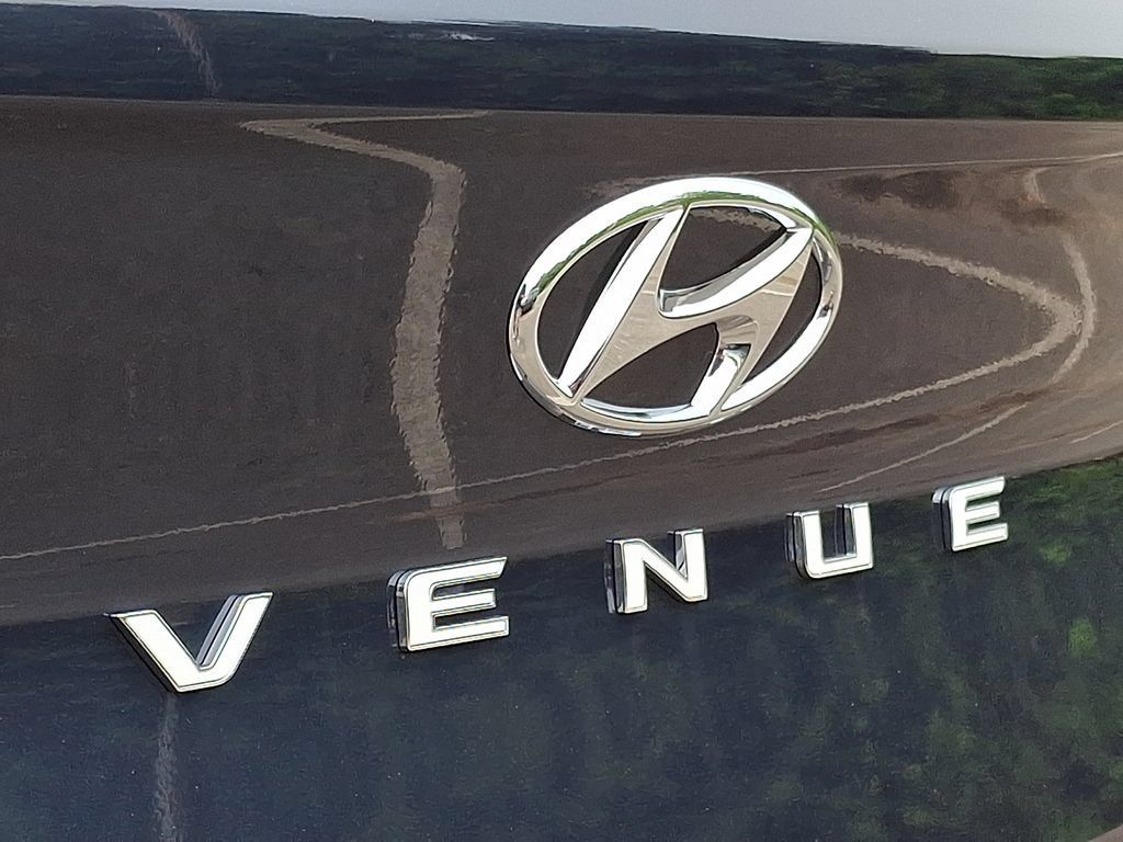 New 2026 Hyundai Venue SEL FWD image 15
