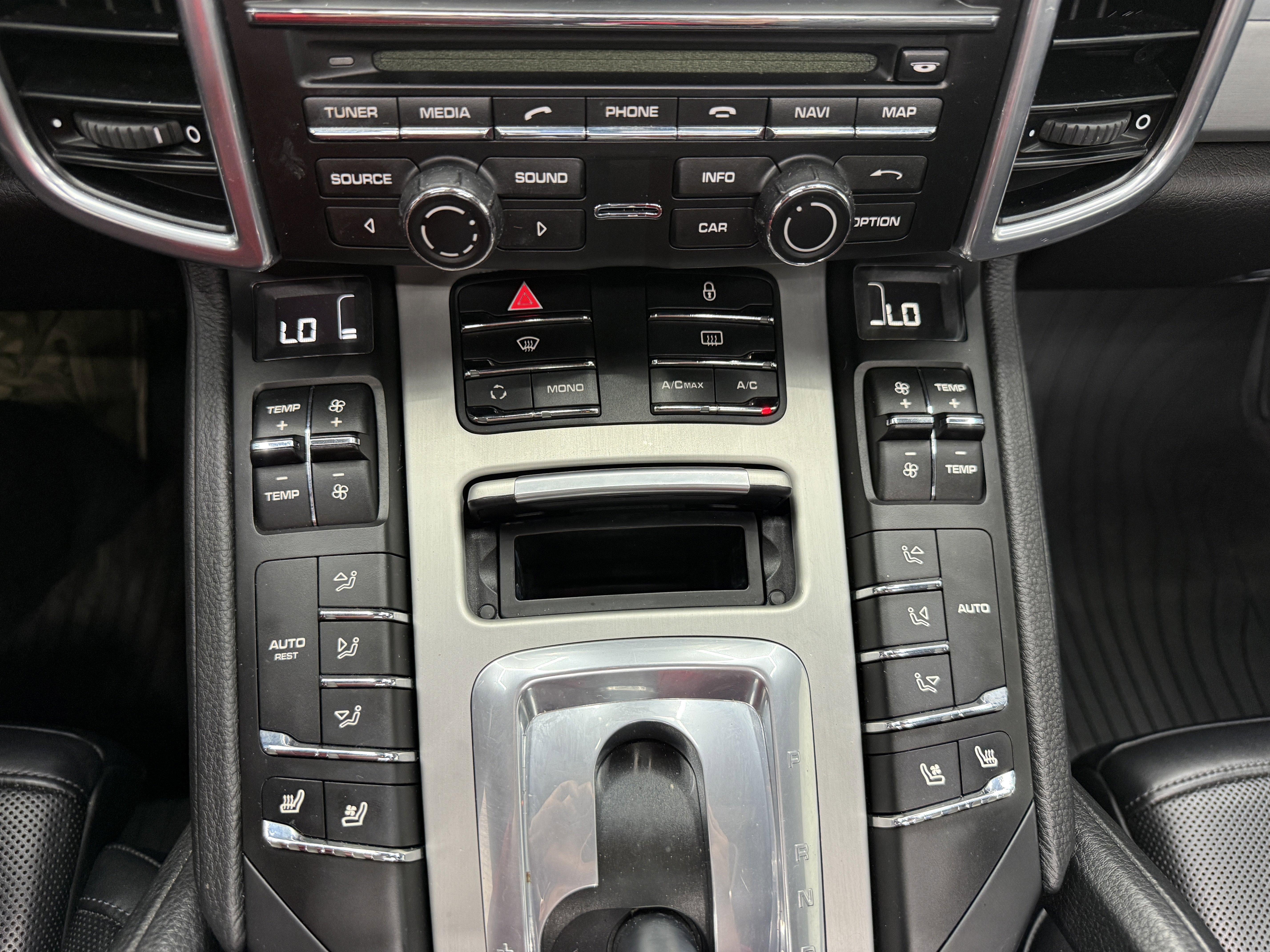 Used 2012 Porsche Cayenne AWD/4WD image 19