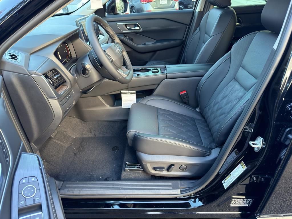 New 2026 Nissan Rogue Platinum w/ Platinum Premium Package image 16