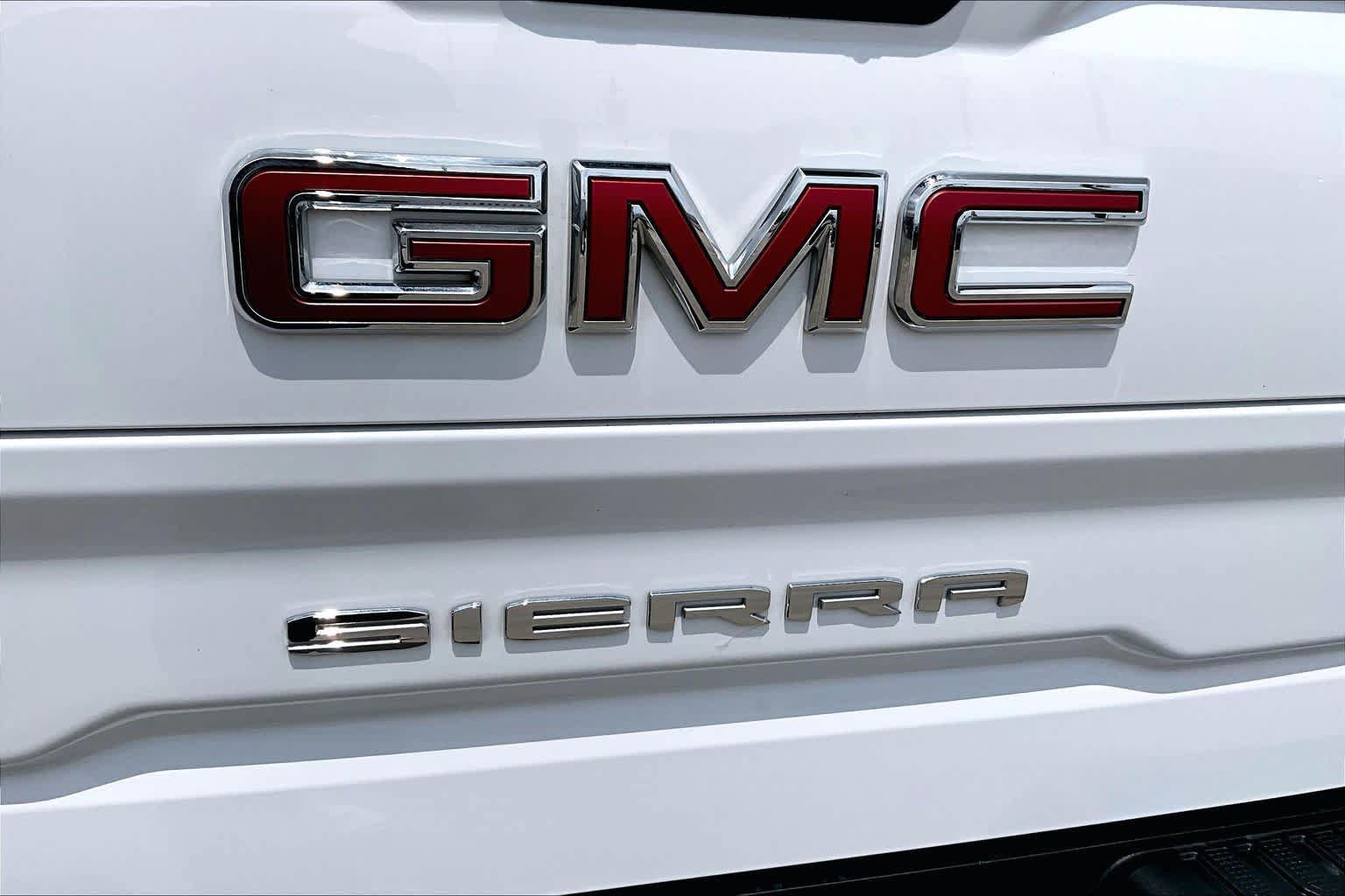 Used 2025 GMC Sierra 1500 SLT AWD/4WD image 31