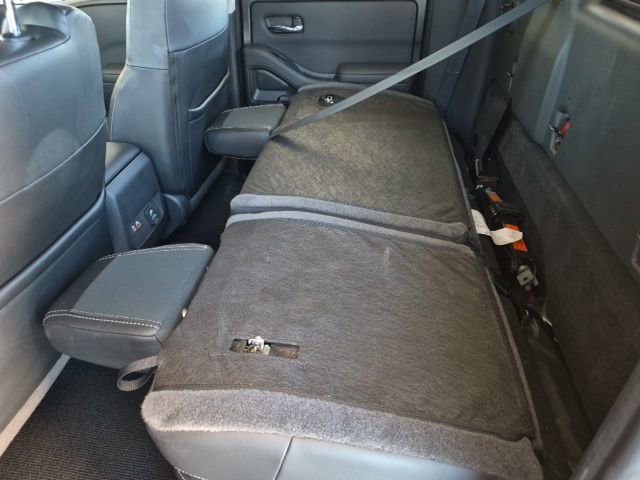 Used 2022 Nissan Frontier SV w/ SV Premium Package image 45