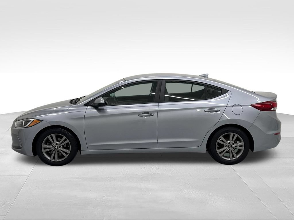 Used 2017 Hyundai Elantra SE w/ SE A/T Tech Package 03 FWD video 3