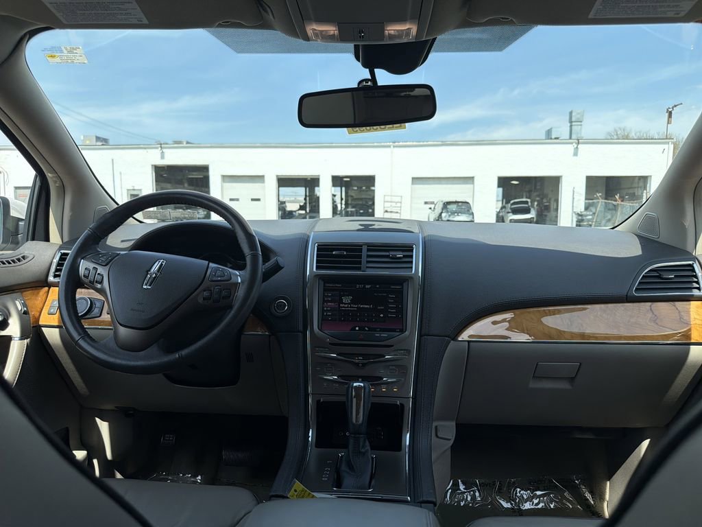 Used 2013 Lincoln MKX AWD image 18