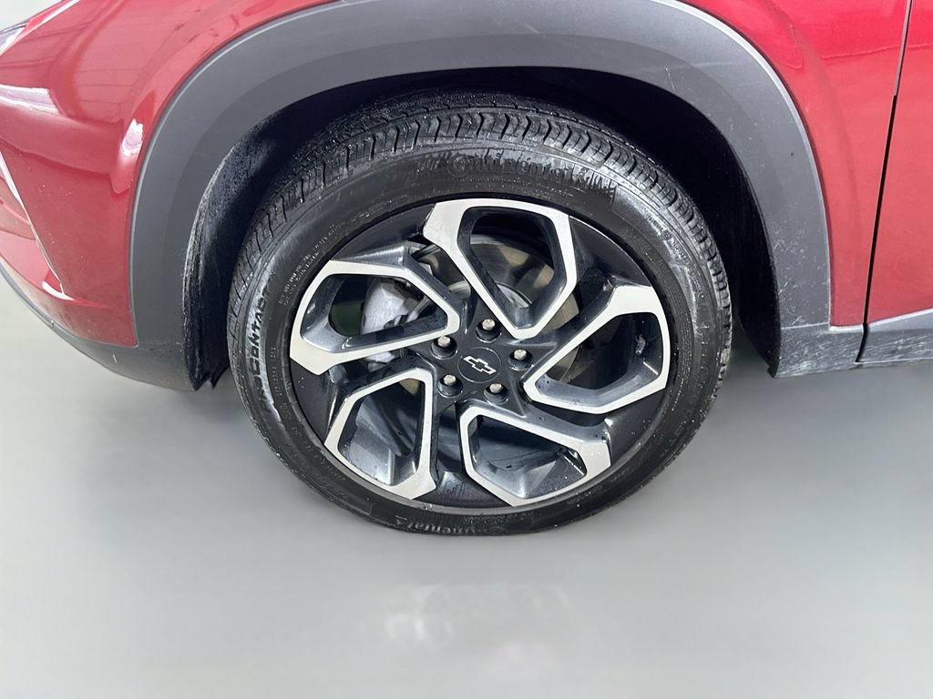 Used 2025 Chevrolet Trax RS w/ Sunroof Package FWD image 8