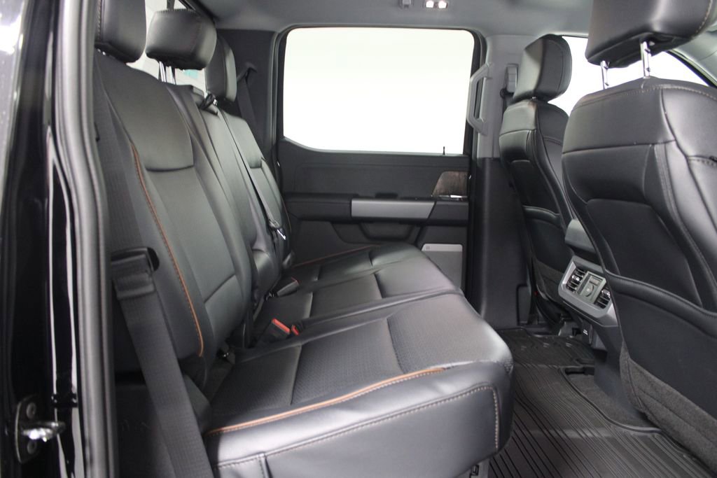 New 2026 Ford F250 Lariat w/ Black Appearance Package image 31