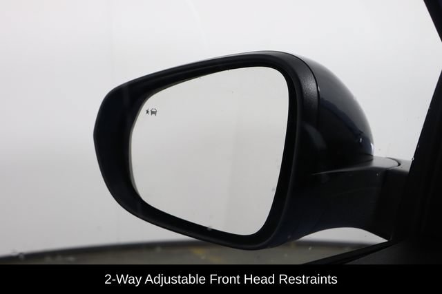 Used 2024 Chevrolet Trax RS w/ Sunroof Package FWD image 32