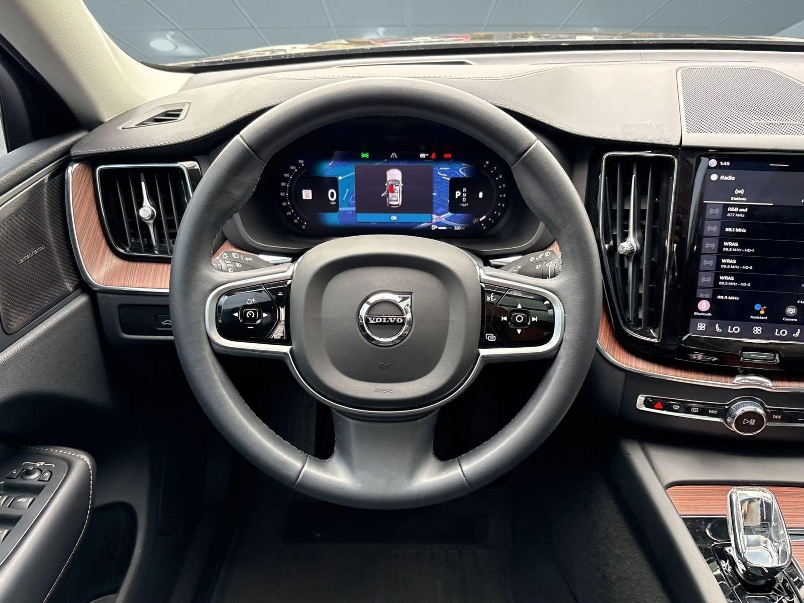 Certified 2023 Volvo XC60 B5 Ultimate image 25