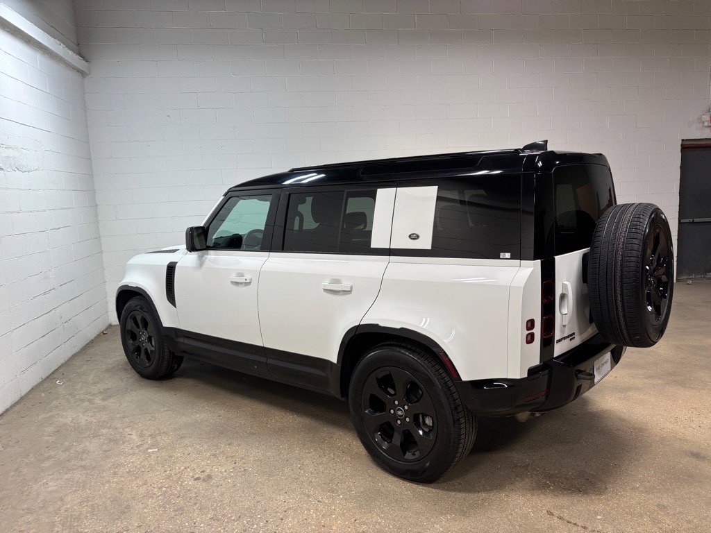 Used 2023 Land Rover Defender 110 X-Dynamic SE image 10