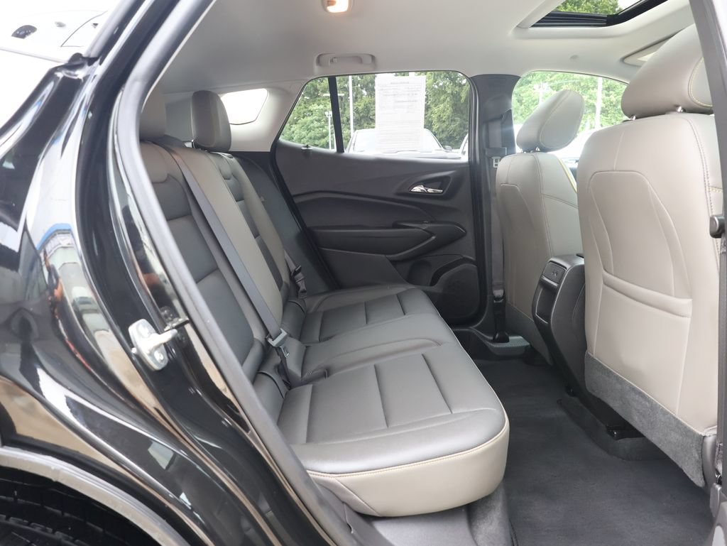 Used 2025 Chevrolet Trax ACTIV w/ Sunroof Package FWD image 31