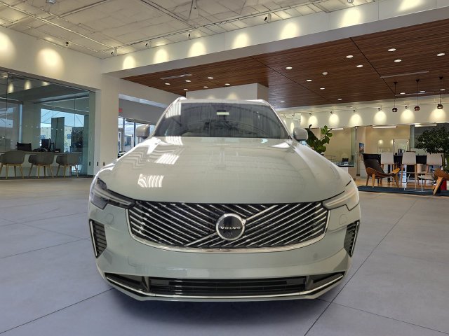 New 2026 Volvo XC90 B6 Plus w/ Protection Package Premier AWD/4WD image 5