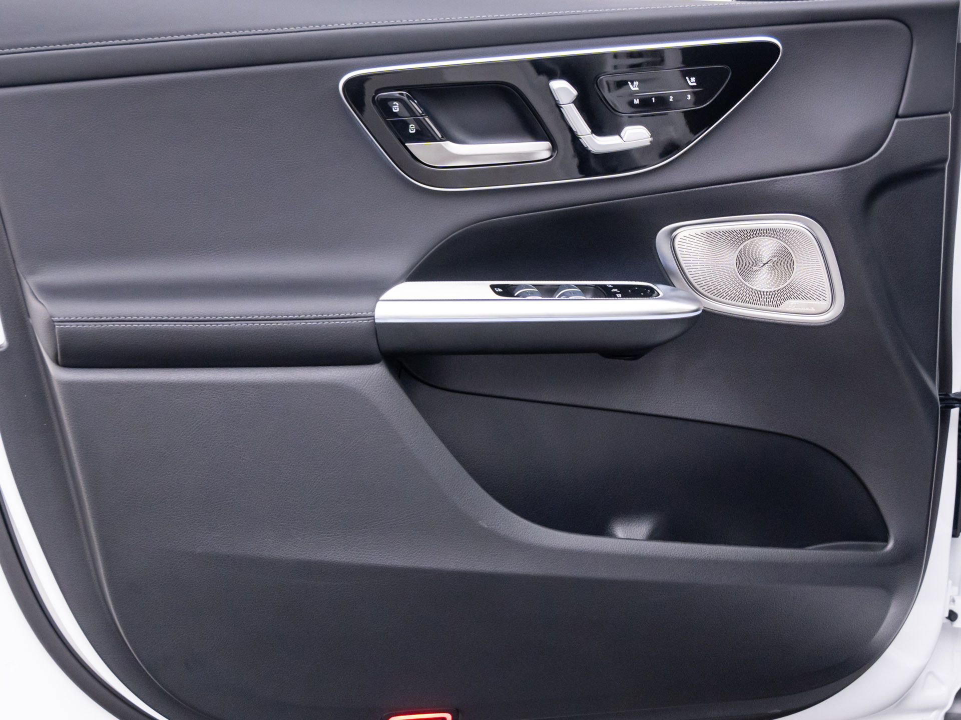 New 2025 Mercedes-Benz GLC 300 4MATIC image 14