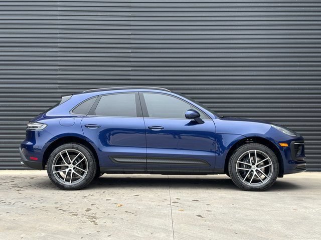 Certified 2026 Porsche Macan AWD/4WD image 8