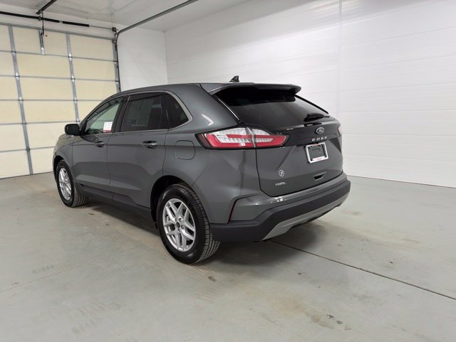 Used 2023 Ford Edge SEL AWD/4WD image 4