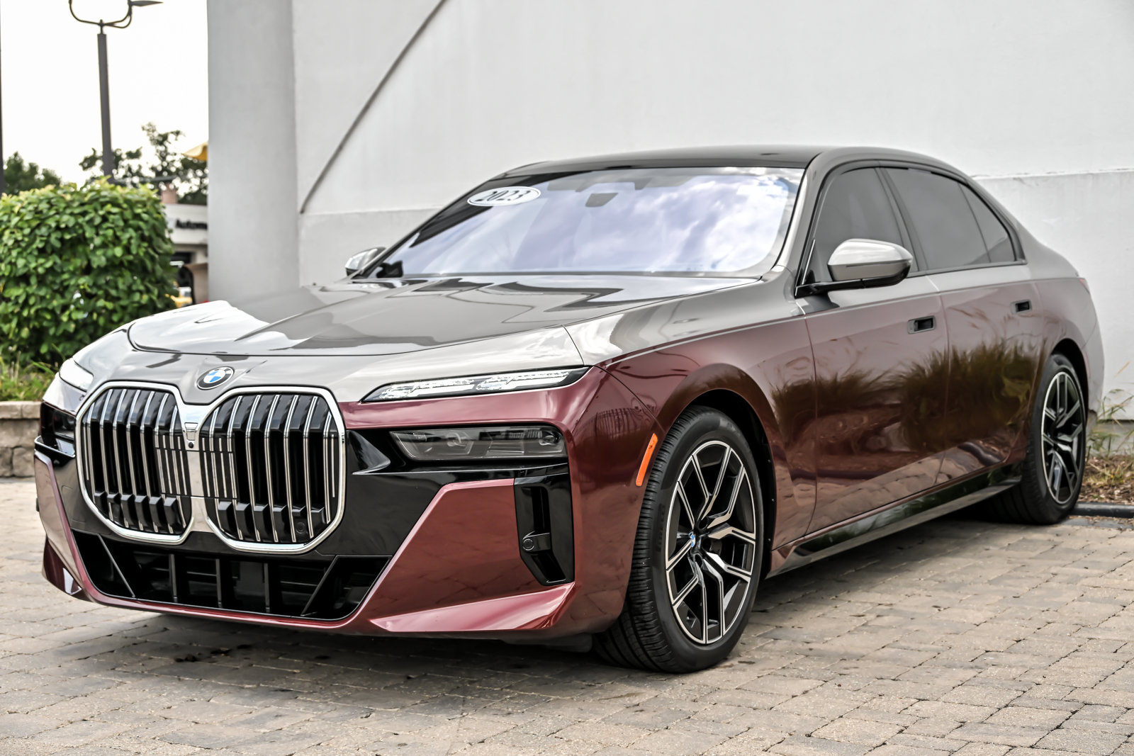 Used 2023 BMW 760i xDrive AWD/4WD image 5