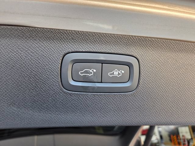 Certified 2023 Volvo XC90 B6 Plus AWD/4WD image 23