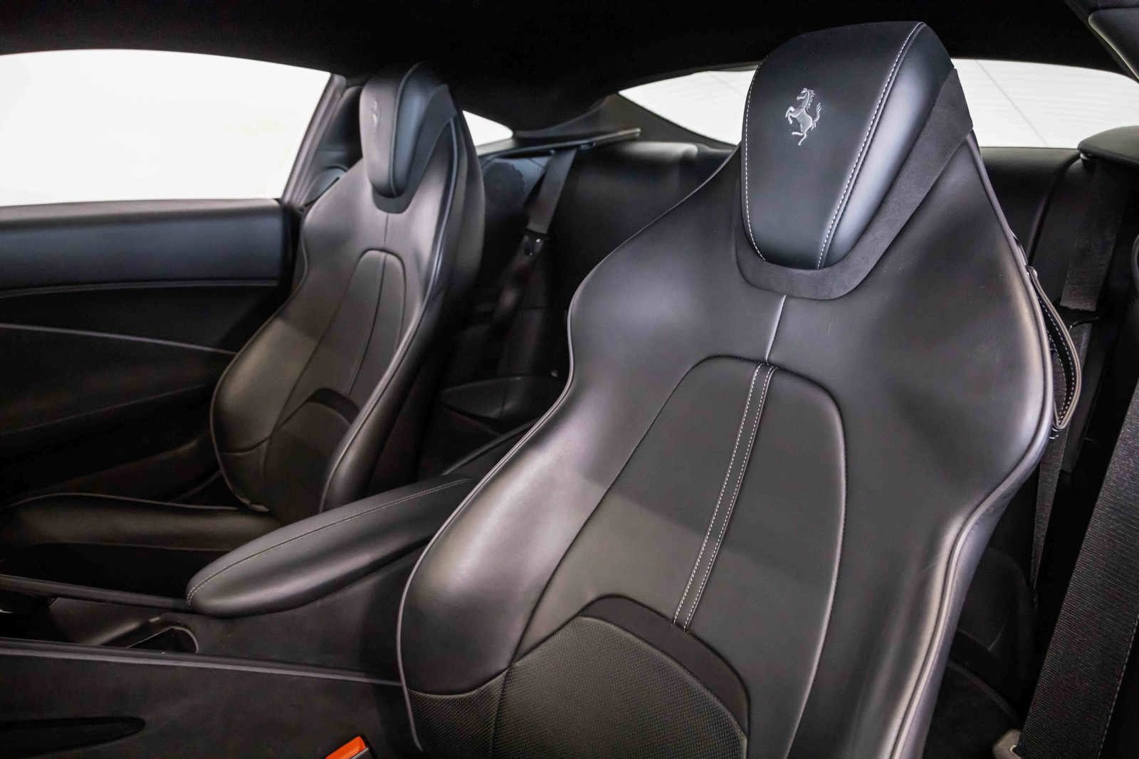 Used 2021 Ferrari Roma RWD image 30