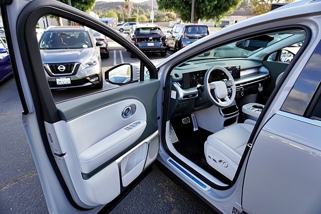 New 2026 Hyundai Ioniq 9 Calligraphy image 49