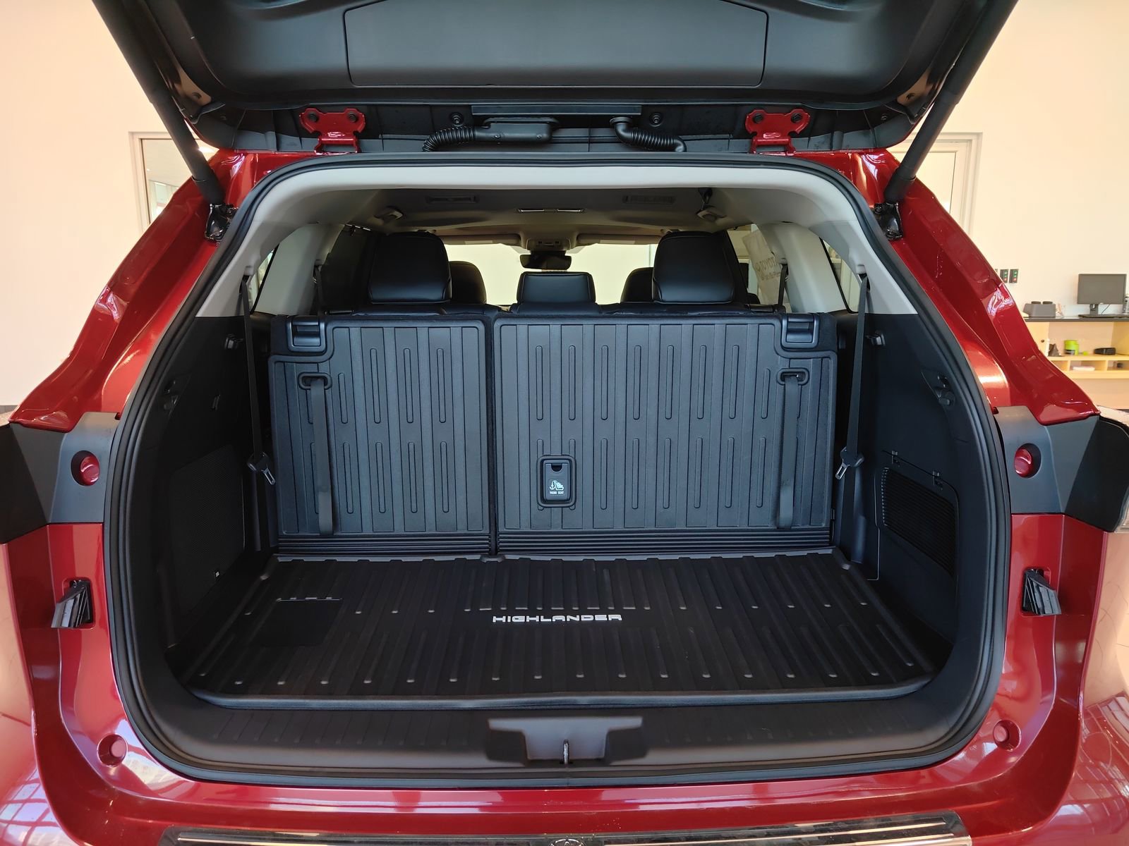 New 2026 Toyota Highlander Limited image 19