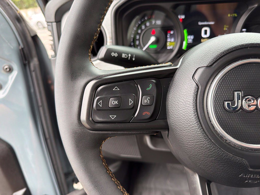 Used 2024 Jeep Wrangler Unlimited w/ Convenience Group AWD/4WD image 16